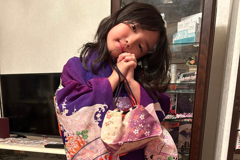 Yokohama: Japansk nagel- och hårstyling, sminkning, kimonouthyrningJapansk nagel