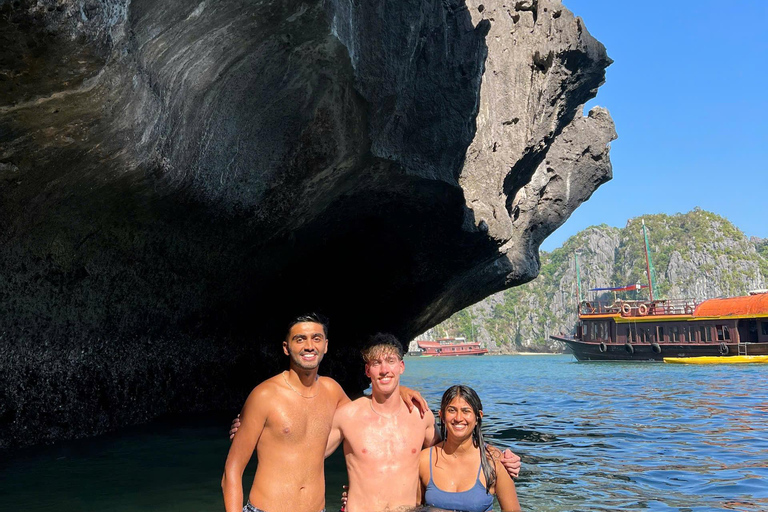 2-tägige Ha Long Bay Island Cruise Tour mit einem 3-Sterne-Kreuzfahrtschiff