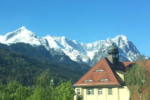 Excursão privada ao Zugspitze Top of Germany (minibus/van)