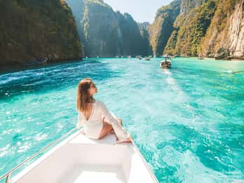 Phuket: Wycieczka 1-dniowa łodzią motorową do Phi Phi i Maya Bay