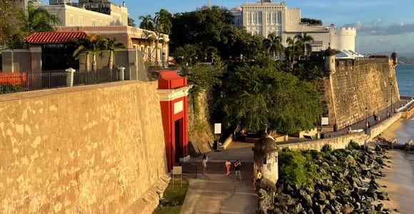 San Juan: Old Town Walking Tour and El Morro Fort Entry