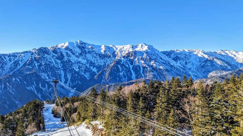 1-Tagestour ab Takayama: Hida Folk Village, Höhlen und Seilbahn