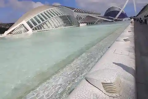 Valencia: Turia Park Guided Bike Tour