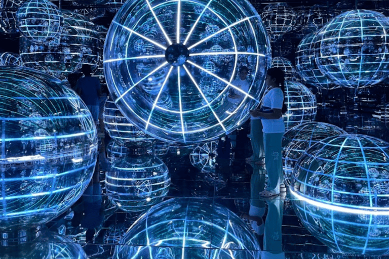 迪拜：AYA宇宙 + 接送服务