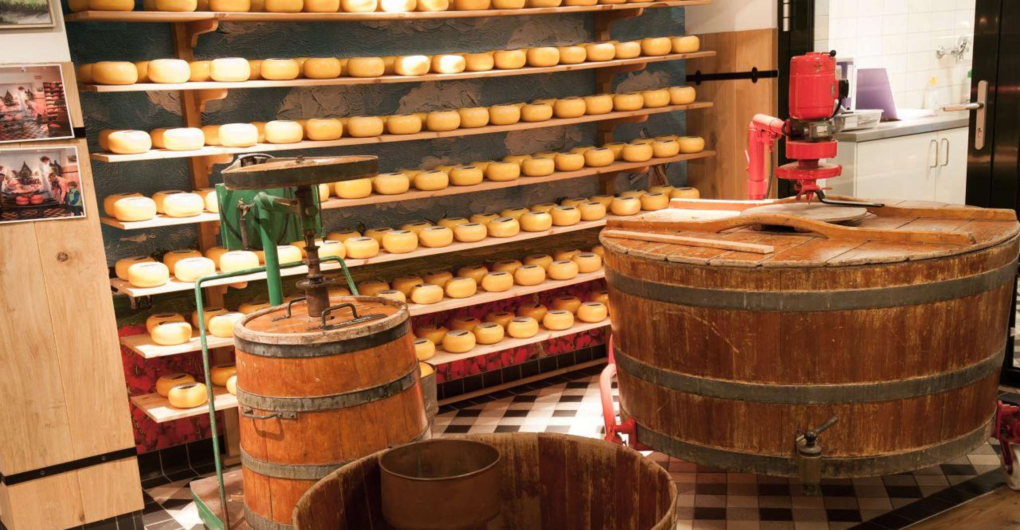 Amsterdam: Zaanse Schans, Cheese Tasting & Volendam Tour photo 10