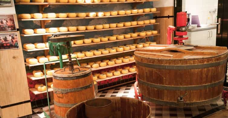 Amsterdam: Zaanse Schans, Cheese Tasting & Volendam Tour photo 10