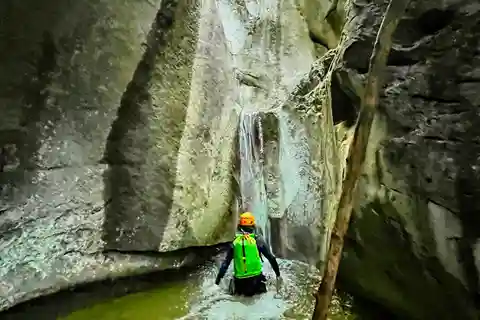 Bad Goisern: Intermediate Canyoning Tour With Epic Rappels