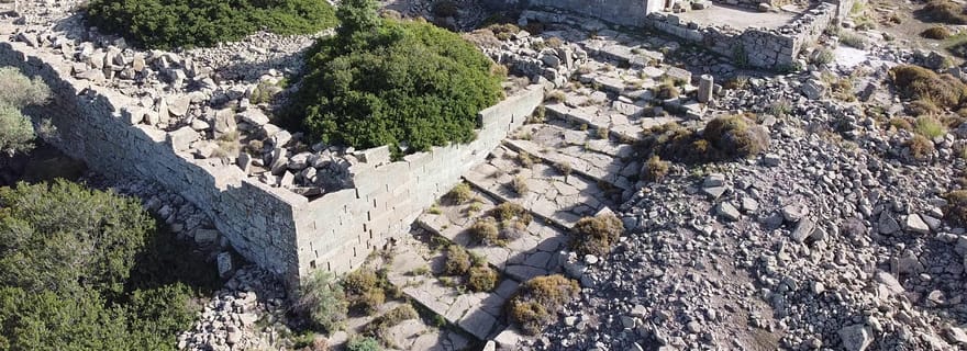 Égine : Temple de Zeus et Église d'Hypapante/Abri