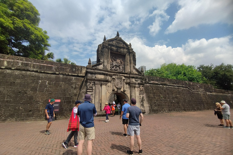 Manilla: Intramuros Tour 6 uur stadsrondleiding met Van Service