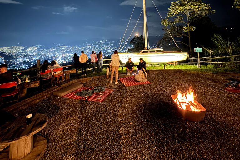 Medellín: Sunset at Vintage Antiques Viewpoint & Pickup