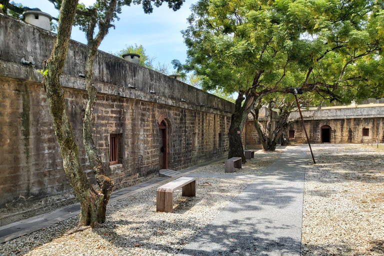 Tamsui: Historic Landmarks and Riverside Morning Tour Small-Group Tour Only