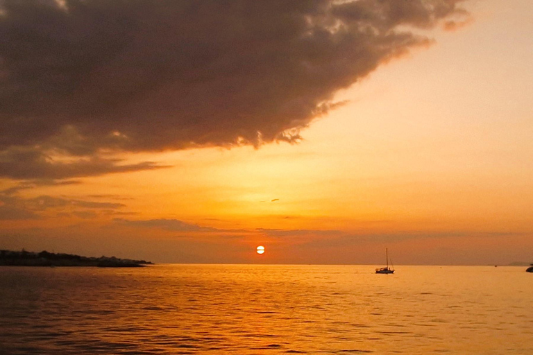 Hersonissos: Semi-Private Yacht Cruise with Lunch & Drinks