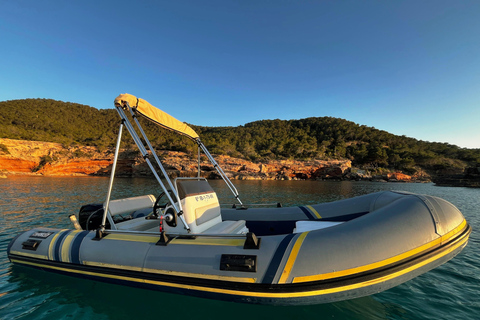 North of Ibiza: Boat Rental without a License in Portinatx Half day