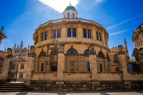 Stepping Through Oxford Walking Tour