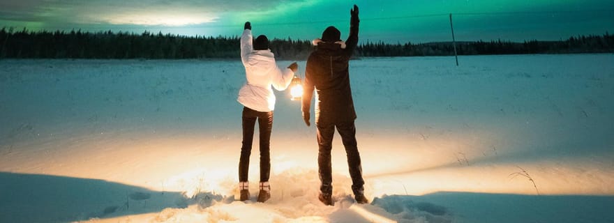 Rovaniemi : excursion en famille pour observer les aurores boréales avec photographe