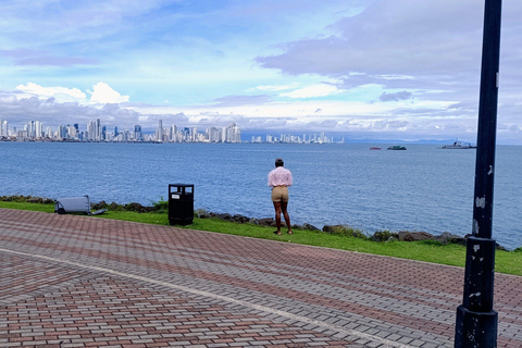 Panama City: Historic District and Canal Tour with Transfer