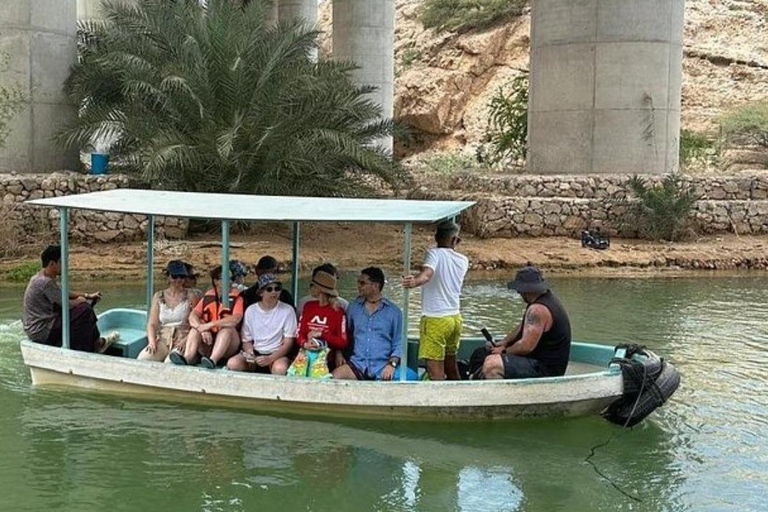 3-Day Oman Adventure: Wadis, Desert Camping & Meals by Guide