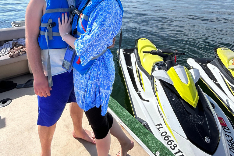 Miami Beach: Vattenskoteruthyrning med inkluderad båttur60-minuters jetski: Extra $ 100 / jetski betalas vid incheckningen