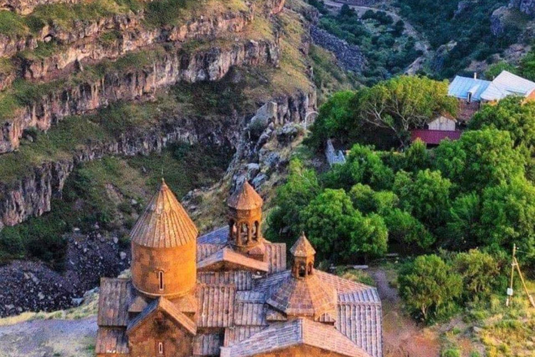 Escursione privata di un giorno a Saghmosavank-Monumento dell&#039;alfabeto e Yerevan