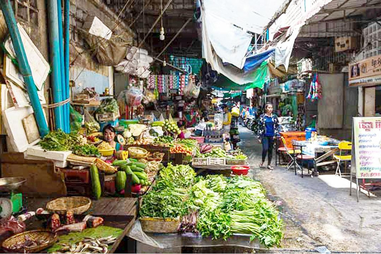 جولة سير في بنوم بنه: التاريخ والثقافة والفن وطعام الشوارع