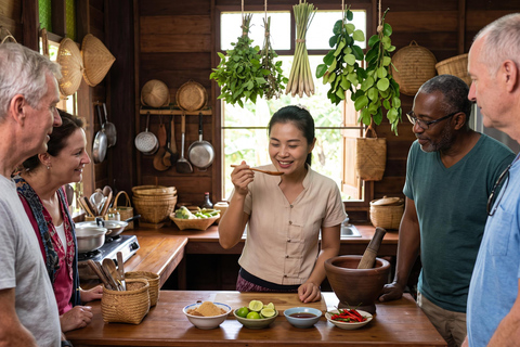 From Bangkok: 2-Day Ayutthaya Cooking Class & Temples Tour