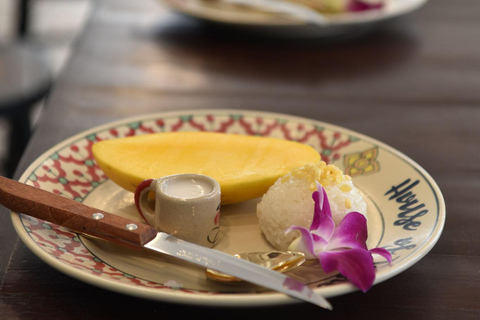 Sathon: Hands-on Thai Cooking Class & Market Tour in Bangkok