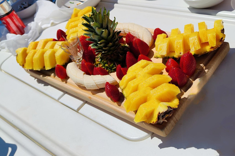 Croisière Dia Sailing avec repas et boissons tout comprisCroisière Dia avec service de transfert inclus