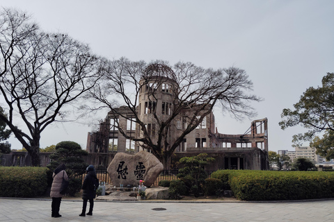 Hiroshima: 5.5-Hour Highlights Tour with Professional guide