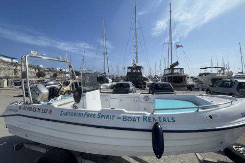 Santorini: License-Free Boat Rental with Snorkeling Gear