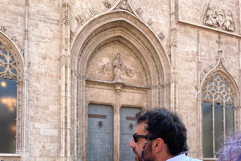 Valencia Old Town: Guided Tour in German with an Official Guide (Small Group) Valencia Old Town: Small Group City Tour in German