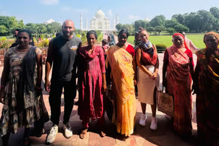 All-Inclusive Day Trip Taj Mahal Tour (from Delhi) From Delhi: Same Day Trip Agra ( Car + Guide)