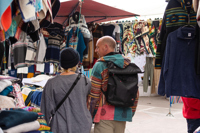 Från Quito: Otavalo-Ponchos-torget-Peguches vattenfallsmuseumUtflykt till Otavalo