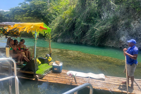 Montego Bay : Balsa fluvial de bambú con masaje de pies de piedra caliza