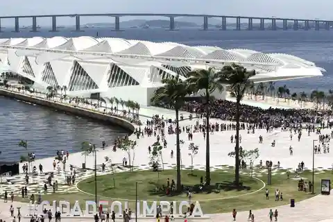 Rio de Janeiro: AquaRio and Olympic Boulevard