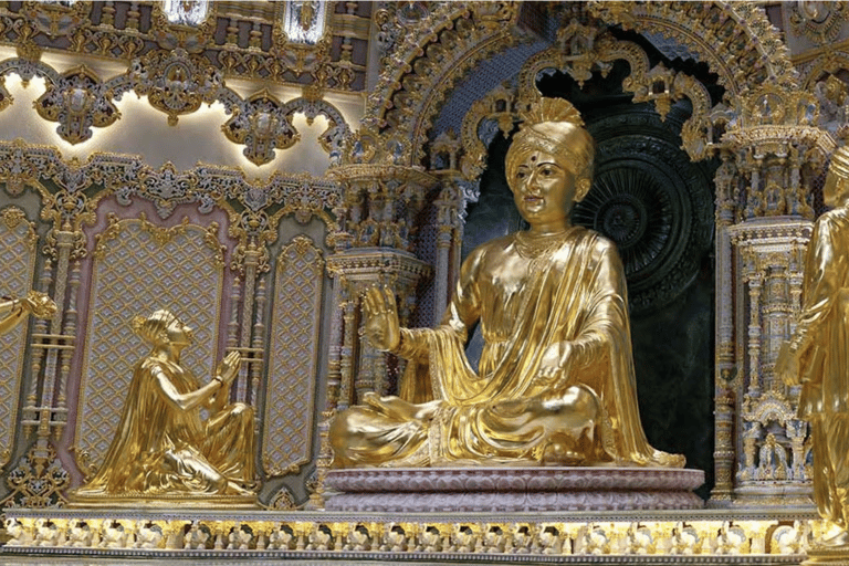 Delhi: Akshardham Temple Tour with Light & Water Show Akshardham Water & Light Show with Car+Guide.