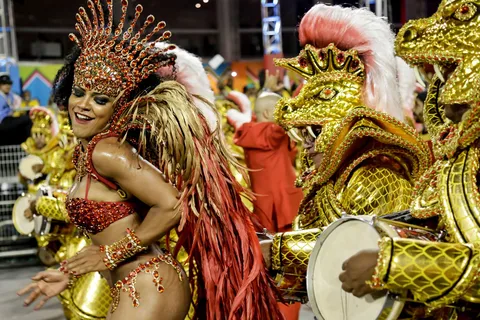 Parada Carnavalului Campionilor la Sambadrome: Bilet și transfer