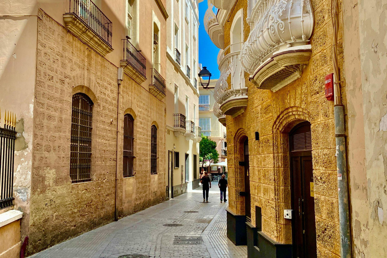 Cadiz: Private Walking Tour with Market Tasting for Cruises