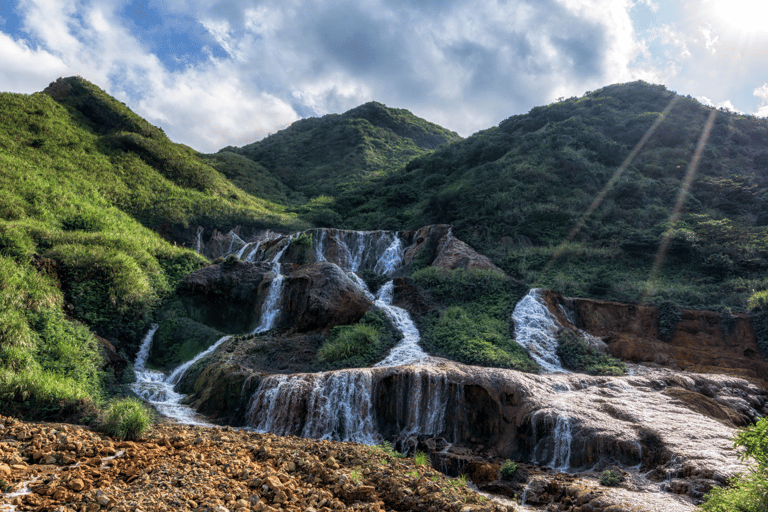 Taipei: Yehliu, Jiufen, Shifen & Golden Waterfall Day Tour