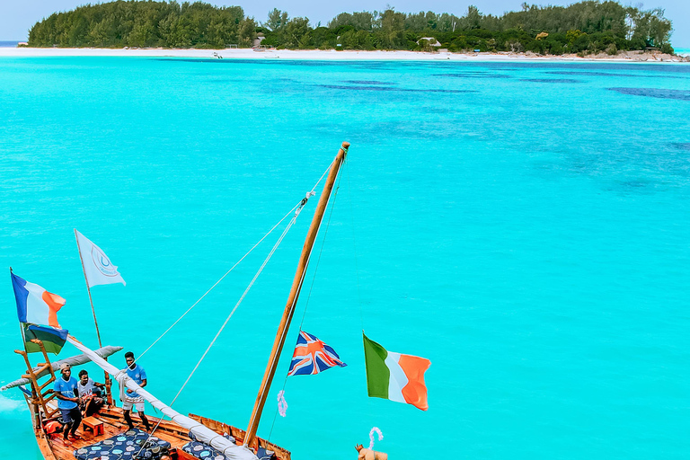 Zanzibar: Mnemba Island Luxury dhow Tour with Snorkeling