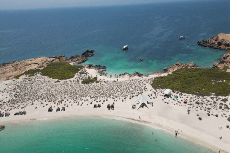 Daymaniat: Muscat Islands Boat Tour with Snorkeling & Brunch Daymaniat Islands Boat Tour with Snorkeling and Brunch