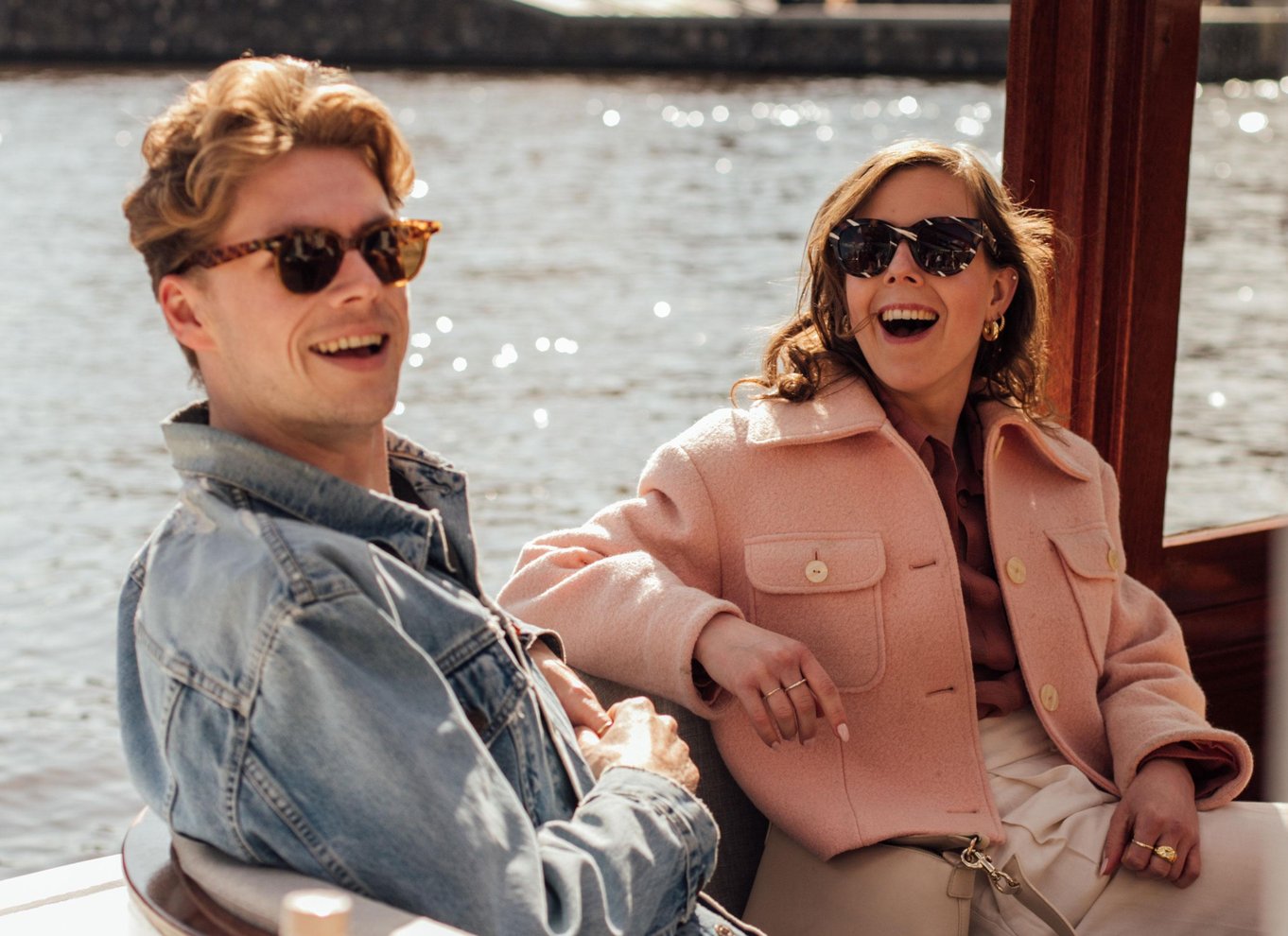 Amsterdam: Bådtur i luksuriøs salonbåd inkl. cocktails og snacks