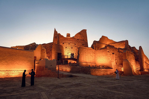 Stadtführung von Diryah nach Al Masmak &amp; Souk Tour mit Abendessen