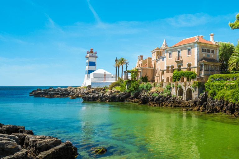 Lisboa: Sintra, Pena Palace, Cascais and Cabo da RocaDiscover &amp; Feel Sintra&#039;s Wonderland - Small Group Tour