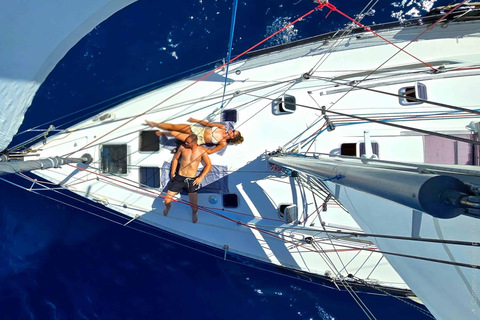Fiji: Private Sailing Yacht Charter with Activities
