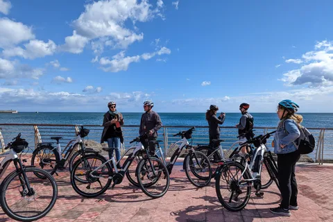 Palermo: Historic Center Guided Bike Tour with Food Tasting