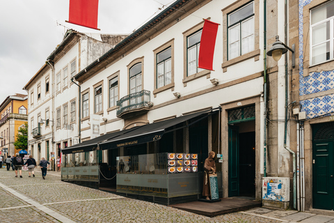 Desde Oporto: tour de día a Braga y Guimarães con almuerzoRecogida y regreso al hotel incluidos.