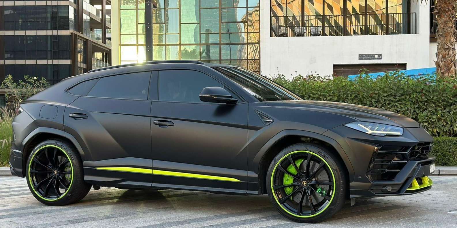 How Comfortable is the 2022 Lamborghini Urus for a Practical Daily Driving  Experience? - Lamborghini Palm Beach