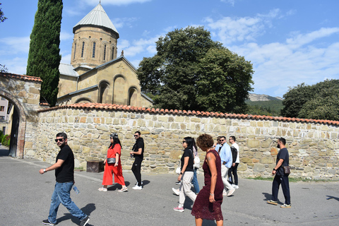 Tbilisi: 4-Day Georgia and Armenia Tour with Guide