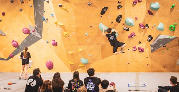 Crashpad Indoor Bouldering: Day Pass Ticket