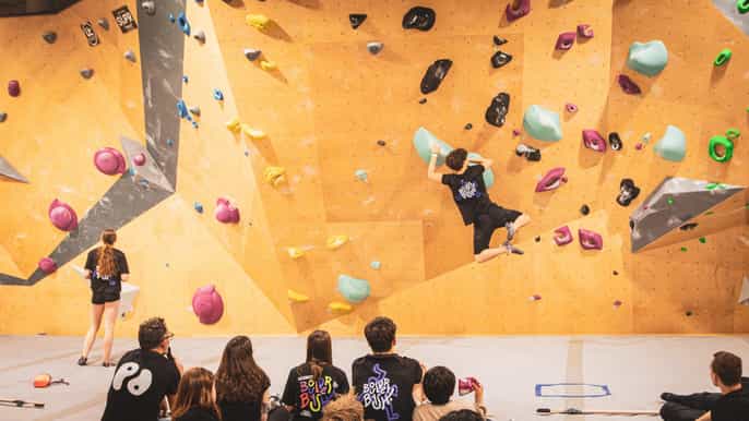Crashpad Indoor-Bouldern: Tagespass-Ticket